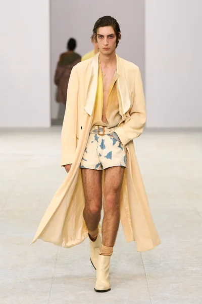 Look 30